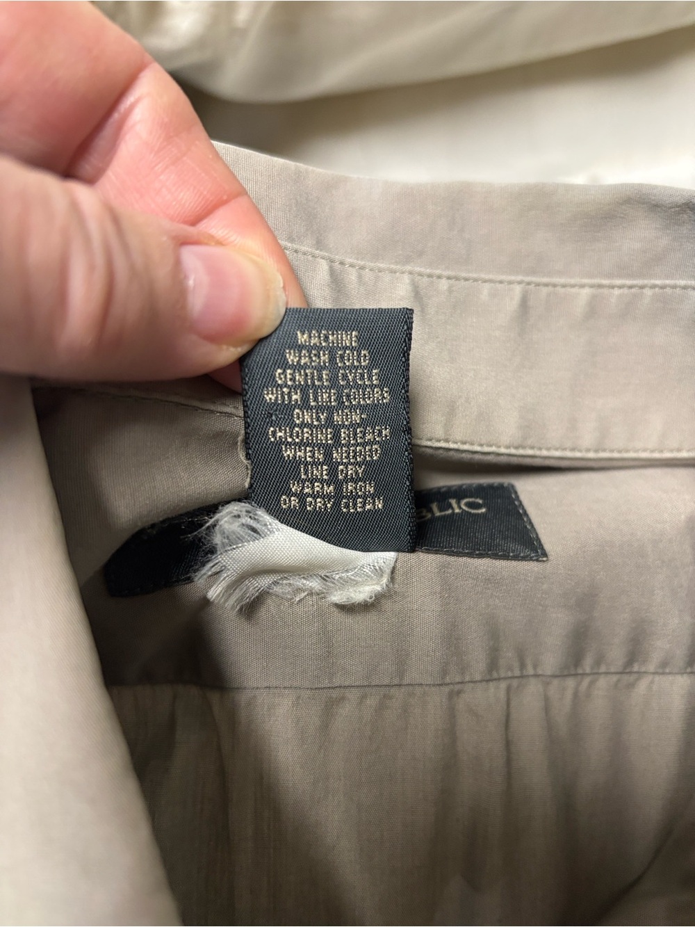 Banana Republic Classic Men’s M Taupe Stretch Cotton Button Up Dress Shirt - Picture 5 of 7